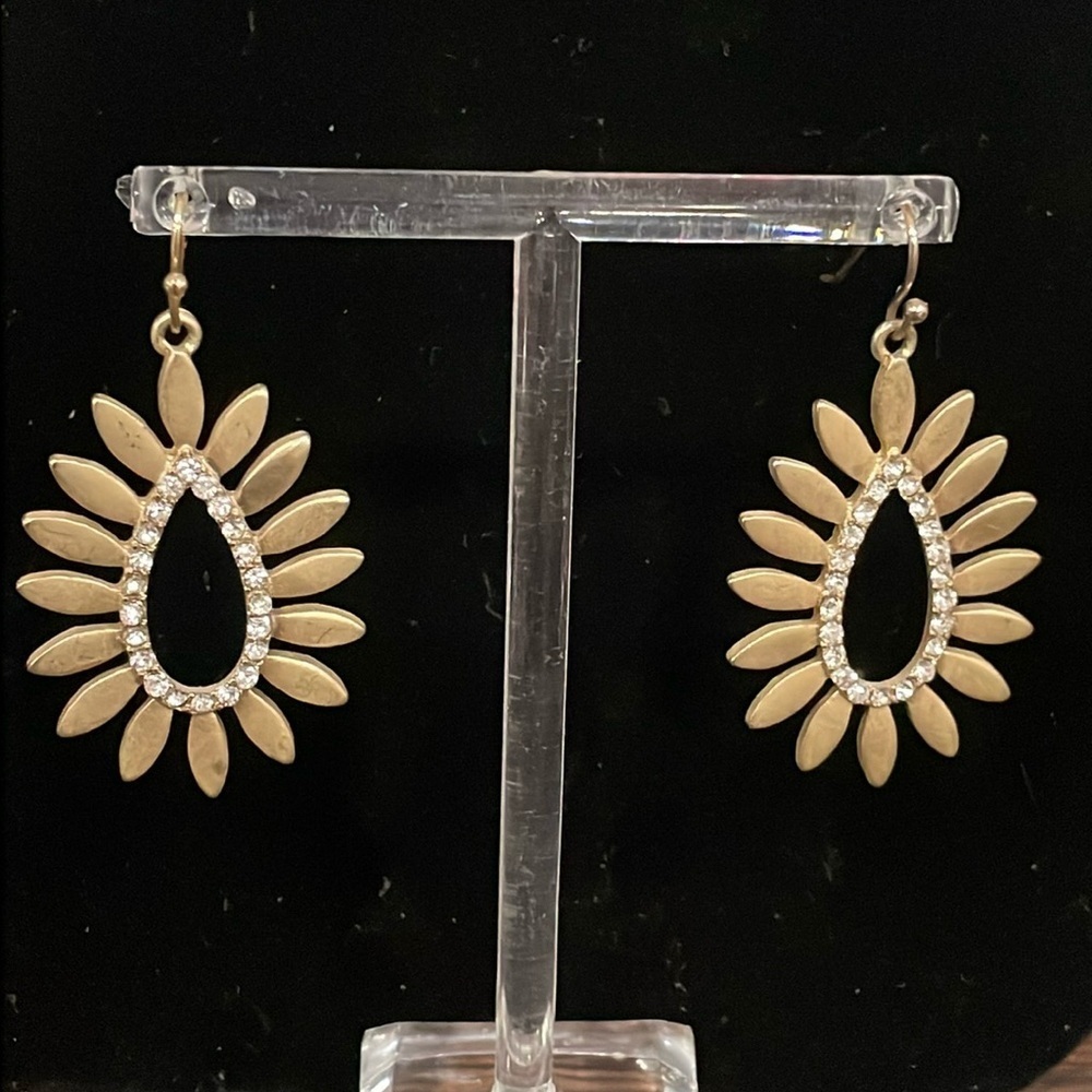 Flower petals and rhinestone dangle earrings matte golds tone
